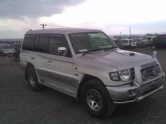 1998 Mitsubishi Pajero Photos