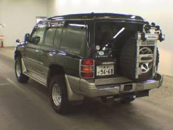 1998 Mitsubishi Pajero Pictures