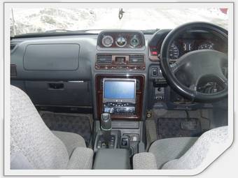 1998 Mitsubishi Pajero Photos
