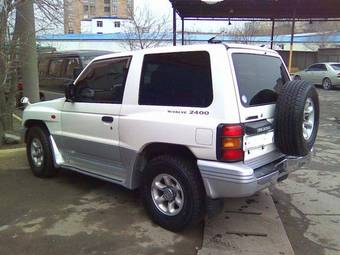 1998 Mitsubishi Pajero Pictures