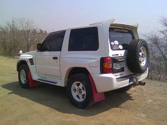 1998 Mitsubishi Pajero Photos
