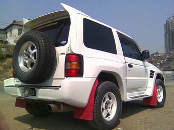 1998 Mitsubishi Pajero Pictures