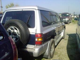 1998 Mitsubishi Pajero Photos
