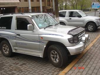 1998 Mitsubishi Pajero Pictures