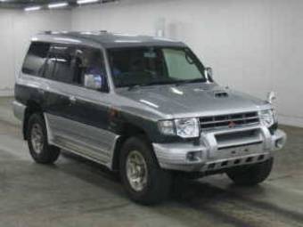 1998 Mitsubishi Pajero Photos