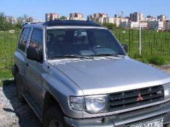 1998 Mitsubishi Pajero Photos