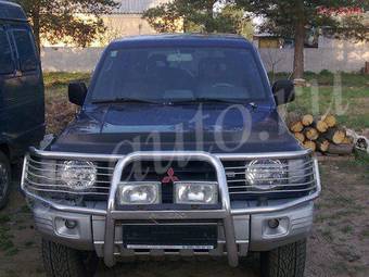 1998 Mitsubishi Pajero Photos