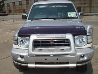 1998 Mitsubishi Pajero Photos