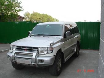 1998 Mitsubishi Pajero Photos