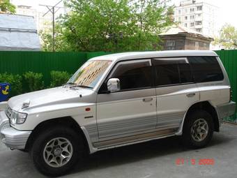 1998 Mitsubishi Pajero Pictures