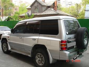 1998 Mitsubishi Pajero Photos