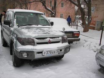 1998 Mitsubishi Pajero Photos