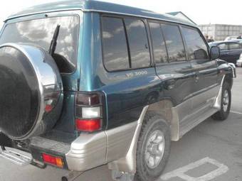 1998 Mitsubishi Pajero Photos