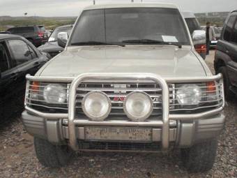 1998 Mitsubishi Pajero Photos