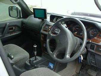 1998 Mitsubishi Pajero Pictures