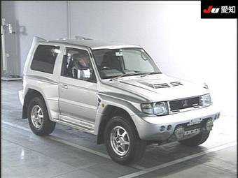 1998 Mitsubishi Pajero Pictures