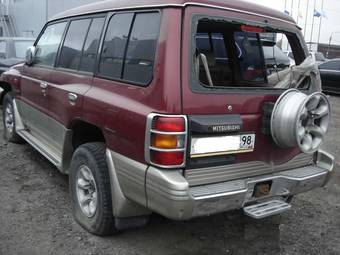 1998 Mitsubishi Pajero Pictures