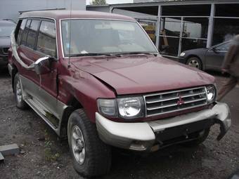 1998 Mitsubishi Pajero Pictures