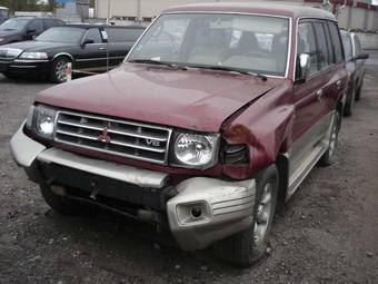 1998 Mitsubishi Pajero Photos