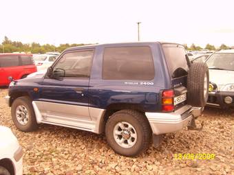 1998 Mitsubishi Pajero Pictures