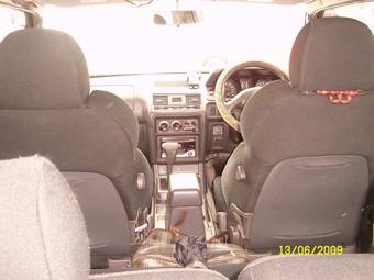 1998 Mitsubishi Pajero Photos