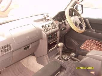 1998 Mitsubishi Pajero Photos