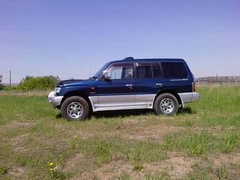 1998 Mitsubishi Pajero Pictures