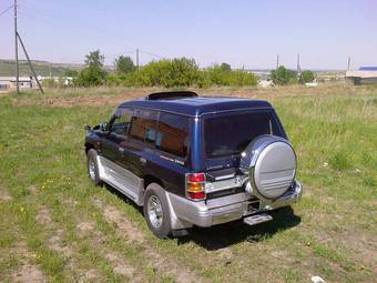 1998 Mitsubishi Pajero Photos
