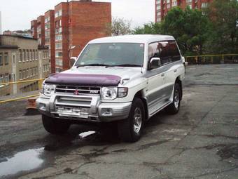 1998 Mitsubishi Pajero Images