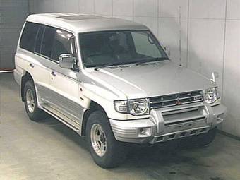 1998 Mitsubishi Pajero Pictures