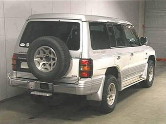 1998 Mitsubishi Pajero Pictures