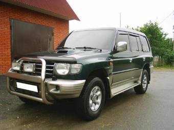 1998 Mitsubishi Pajero Photos