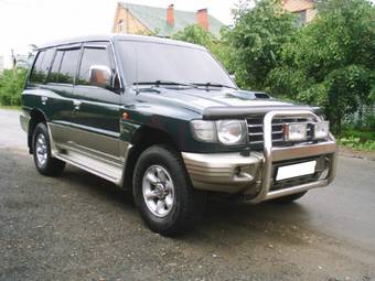 1998 Mitsubishi Pajero Photos