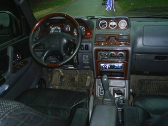 1998 Mitsubishi Pajero Pictures