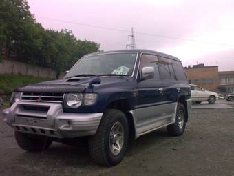 1998 Mitsubishi Pajero Photos