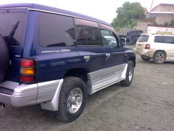 1998 Mitsubishi Pajero Photos