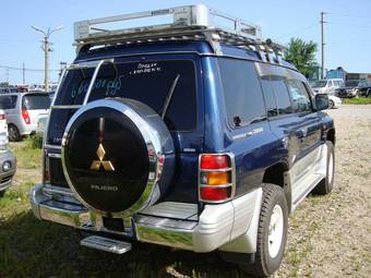 1998 Mitsubishi Pajero Pictures