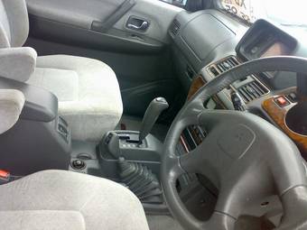 1998 Mitsubishi Pajero Photos