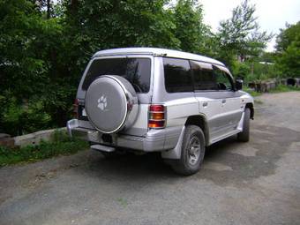 1998 Mitsubishi Pajero Pictures
