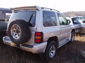 1998 Mitsubishi Pajero Pictures