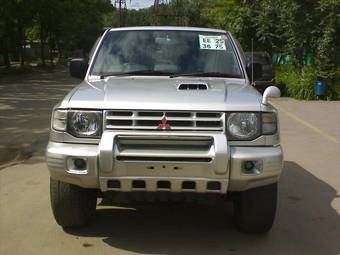 1998 Mitsubishi Pajero Photos