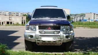 1998 Mitsubishi Pajero Photos