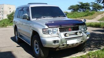 1998 Mitsubishi Pajero Pictures