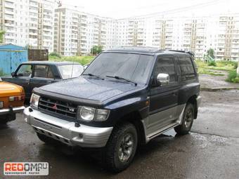 1998 Mitsubishi Pajero Photos