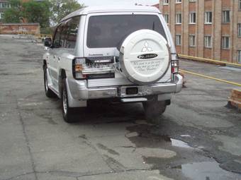 1998 Mitsubishi Pajero Pictures