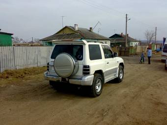 1998 Mitsubishi Pajero Photos