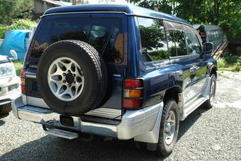 1998 Mitsubishi Pajero Photos