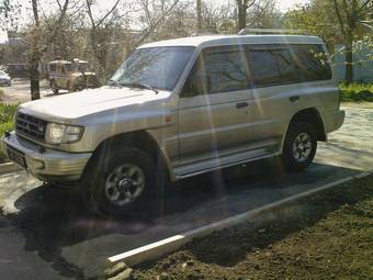 1998 Mitsubishi Pajero Photos