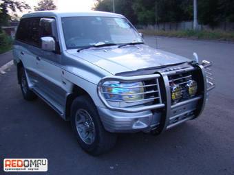1998 Mitsubishi Pajero Pictures