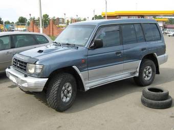 1998 Mitsubishi Pajero Photos